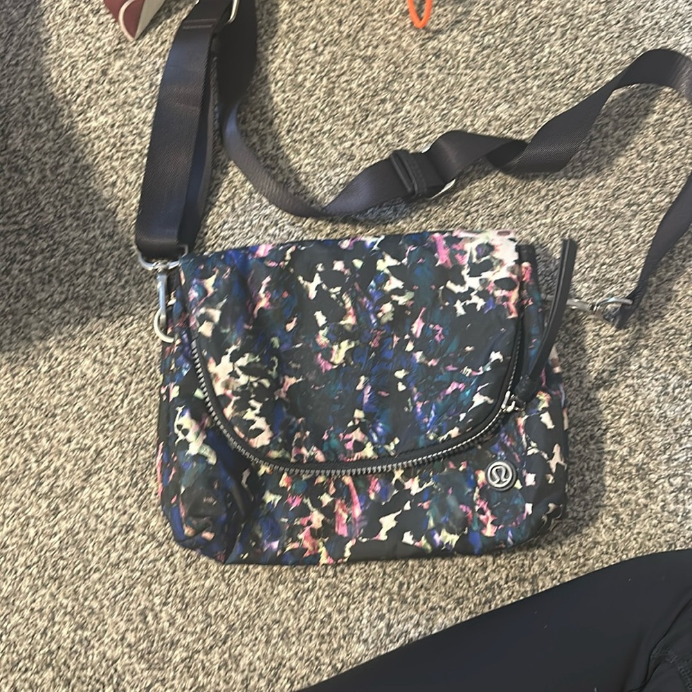 Lulu lemon cross body festival bag
